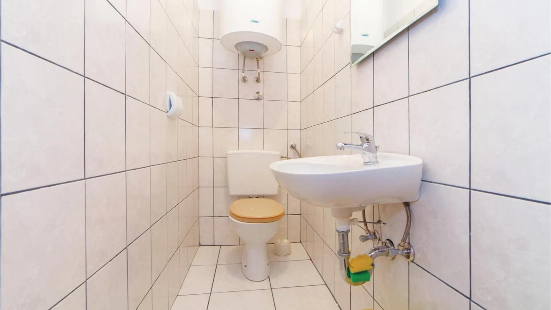 Beautiful Apartment In Grizane With Kitchen